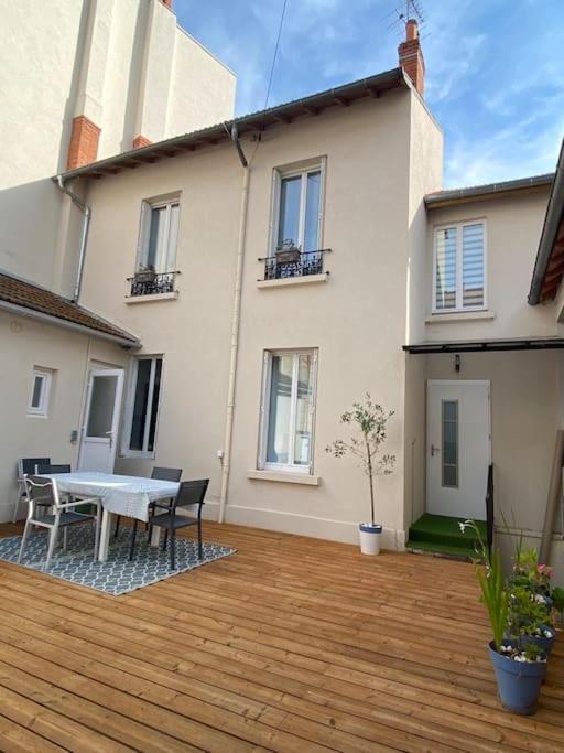 Maison Cosy A Vichy Exterior photo